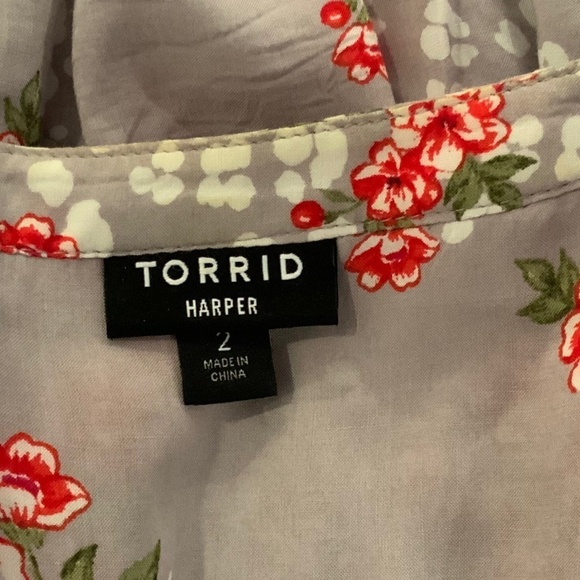 TORRID HARPER FLORAL LEOPARD TOP SIZE 2 - Picture 8 of 8